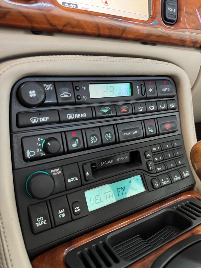 Aperçu indisponible de Jaguar XK8