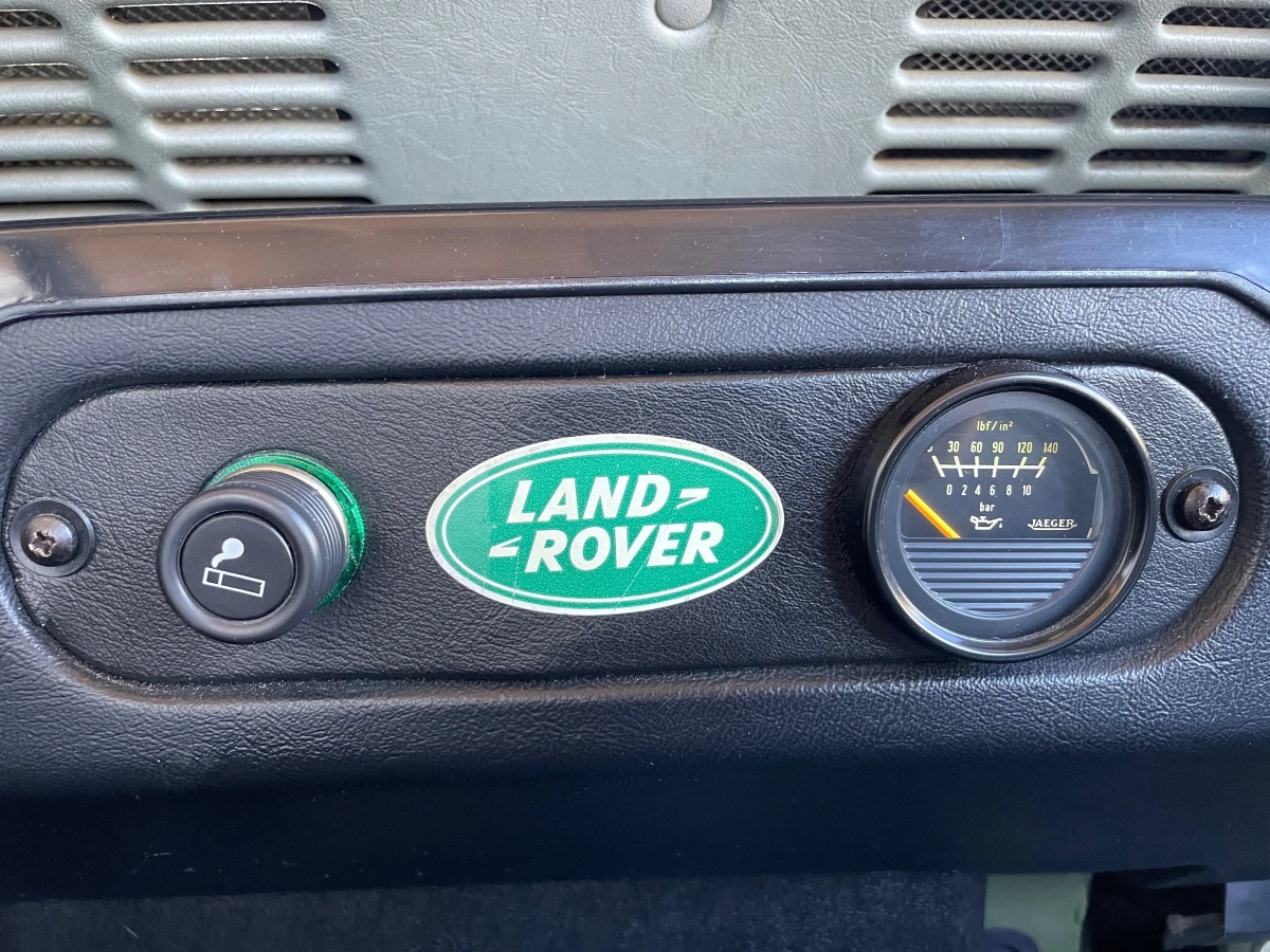 Land Rover Defender - photo 18