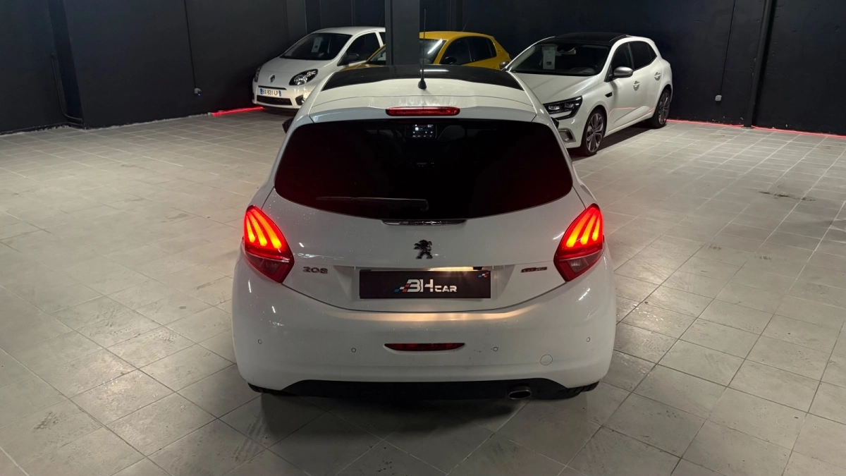 Peugeot 208 - photo 8