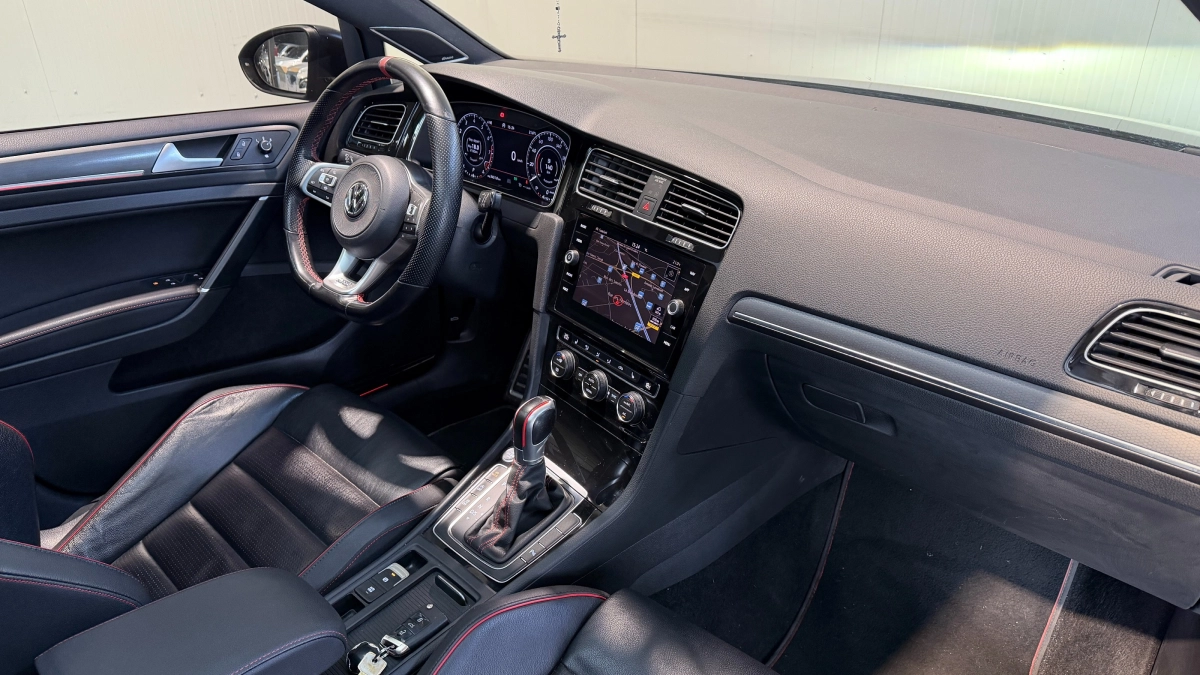 Volkswagen Golf - photo 9
