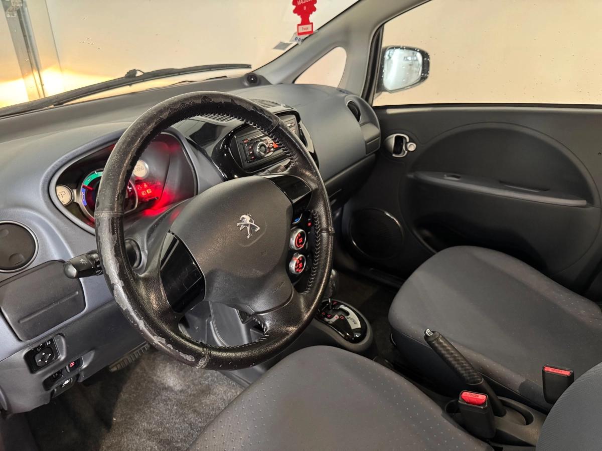 Aperçu indisponible de Peugeot iOn