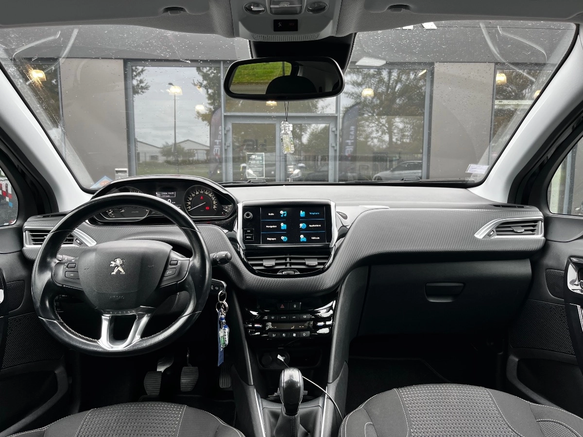 Peugeot 208 - photo 8