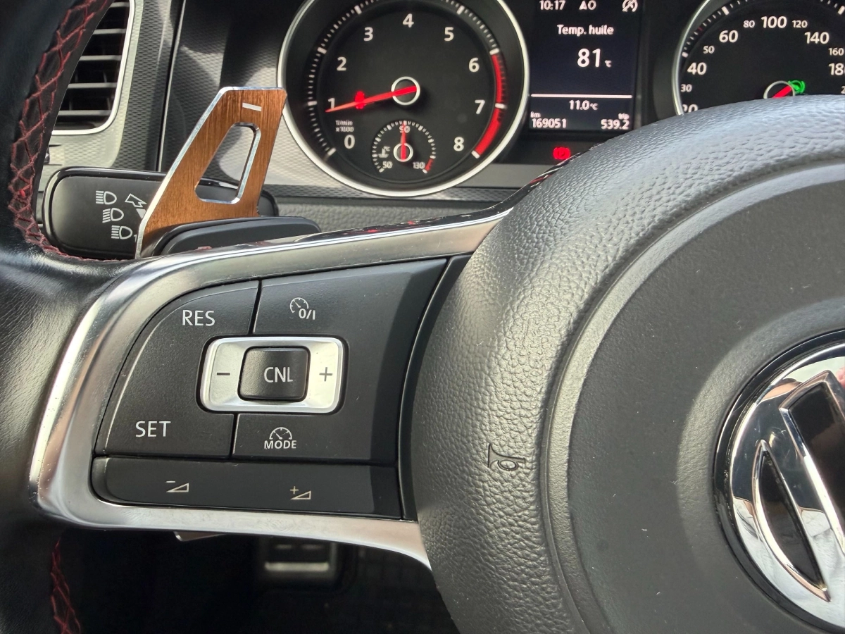 Volkswagen Golf - photo 11