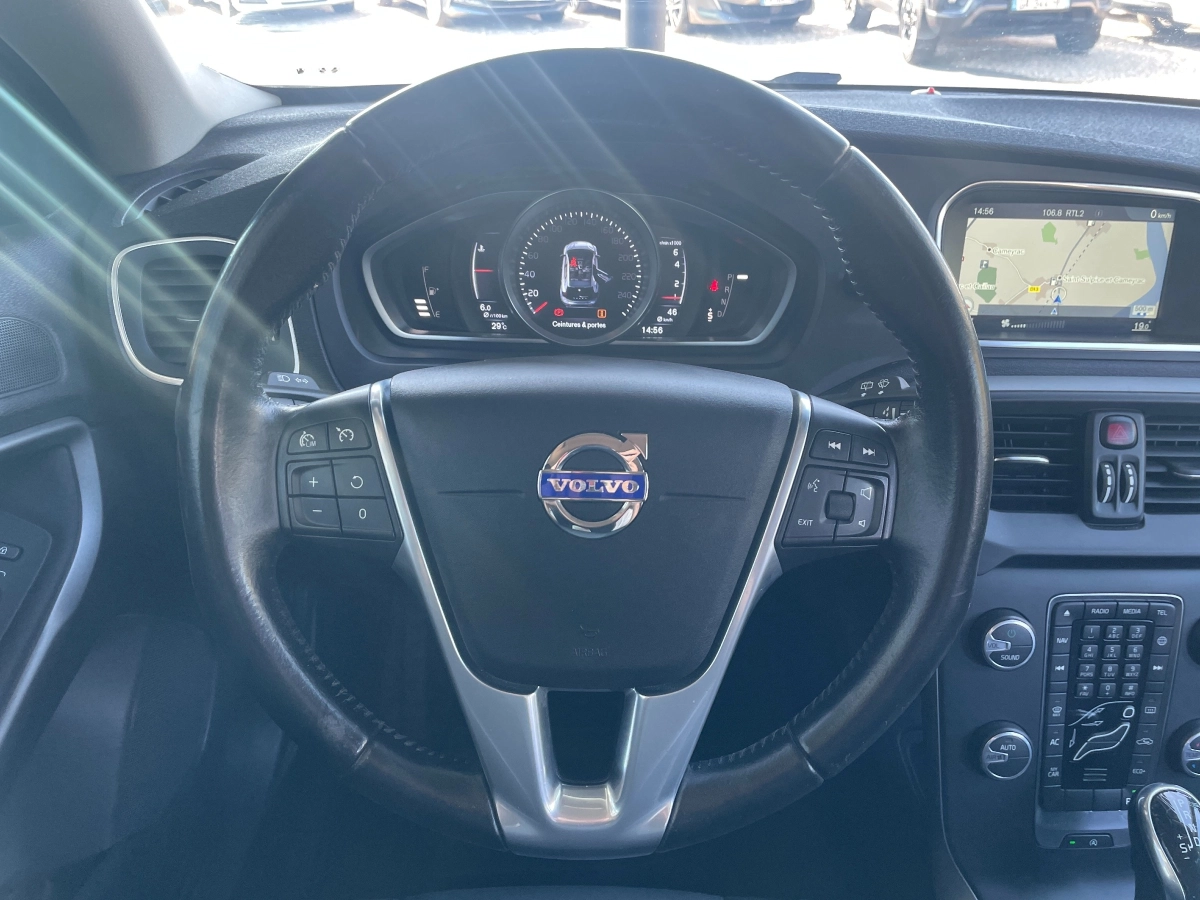 Volvo V40 - photo 15