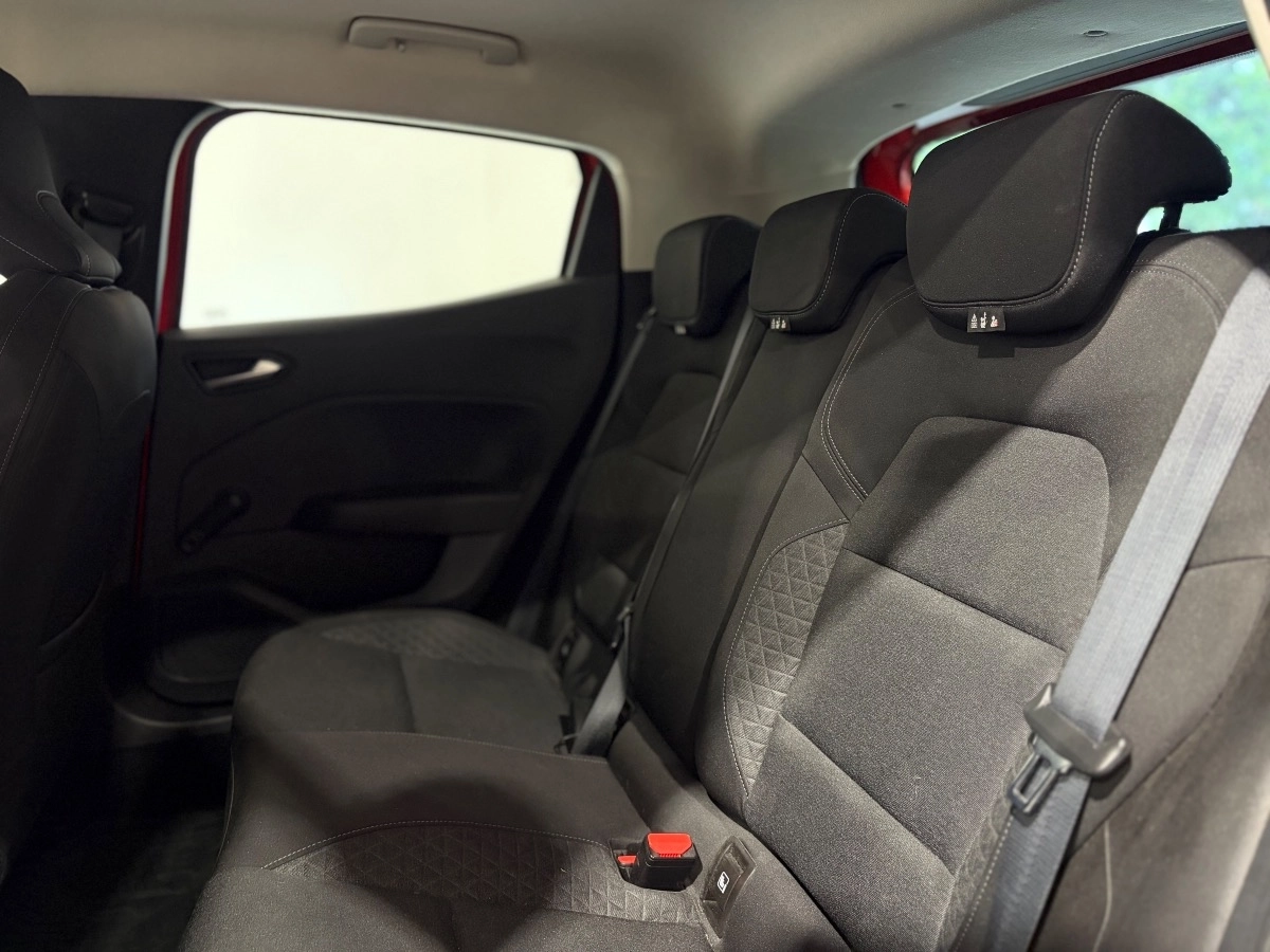 Renault Clio - photo 13