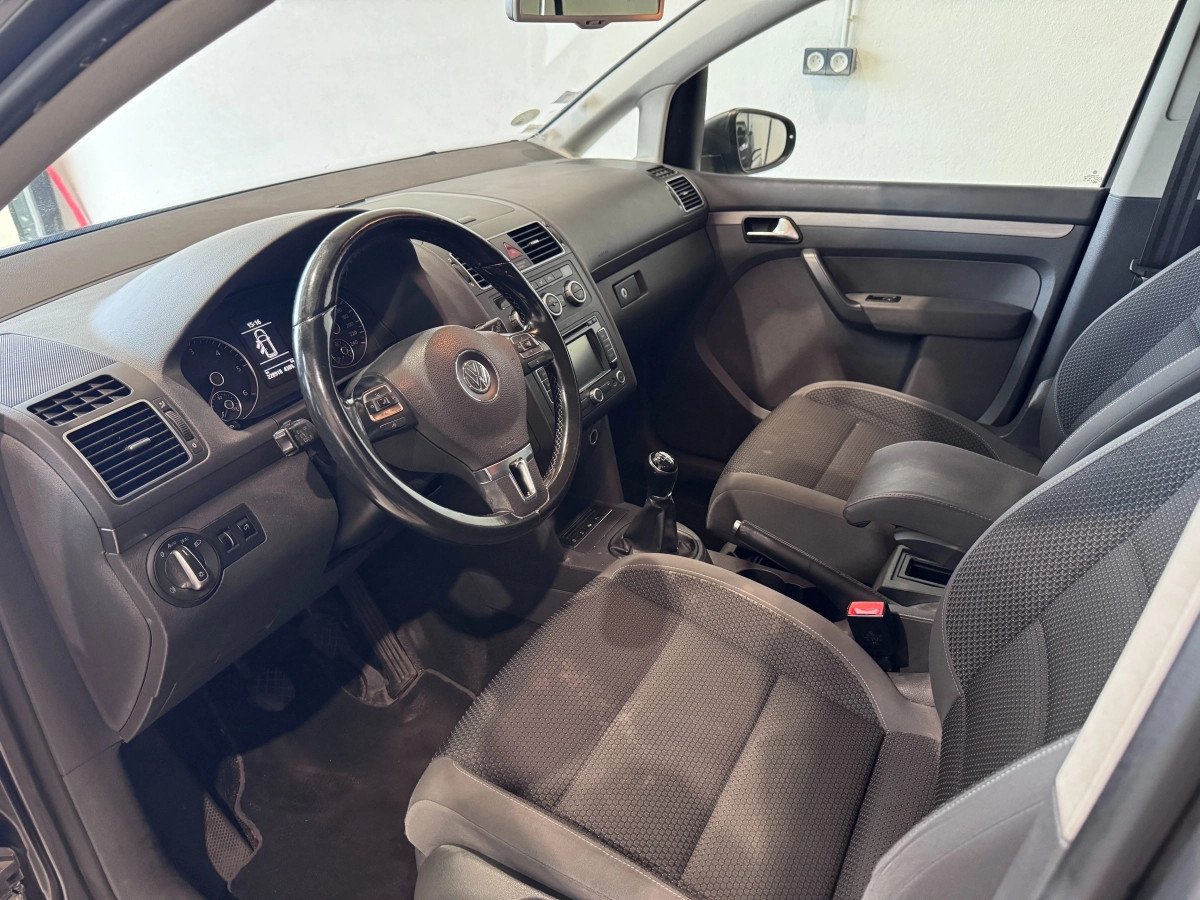 Volkswagen Touran - photo 9