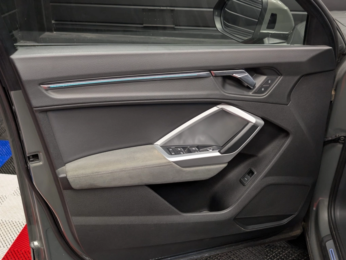 Audi Q3 - photo 32