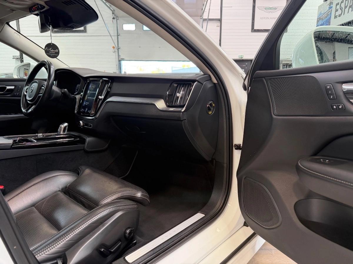Volvo V60 II T8 390 Twin Engine Inscription Luxe Geartronic 8 Options++