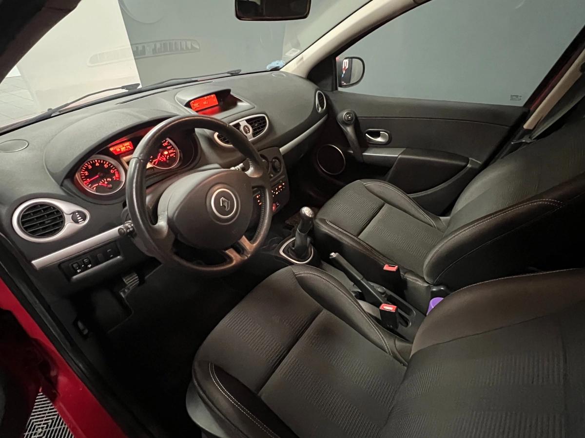 Aperçu indisponible de RENAULT Clio