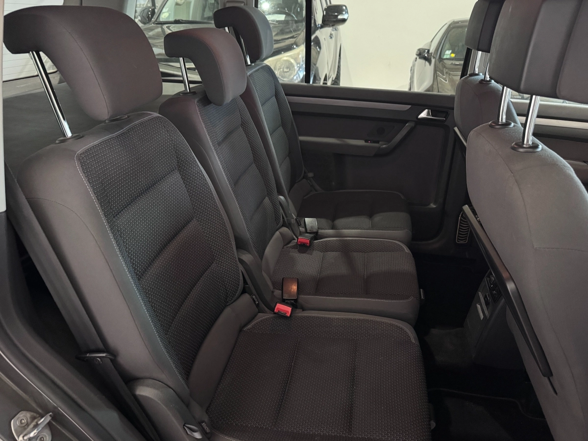 Volkswagen Touran - photo 13