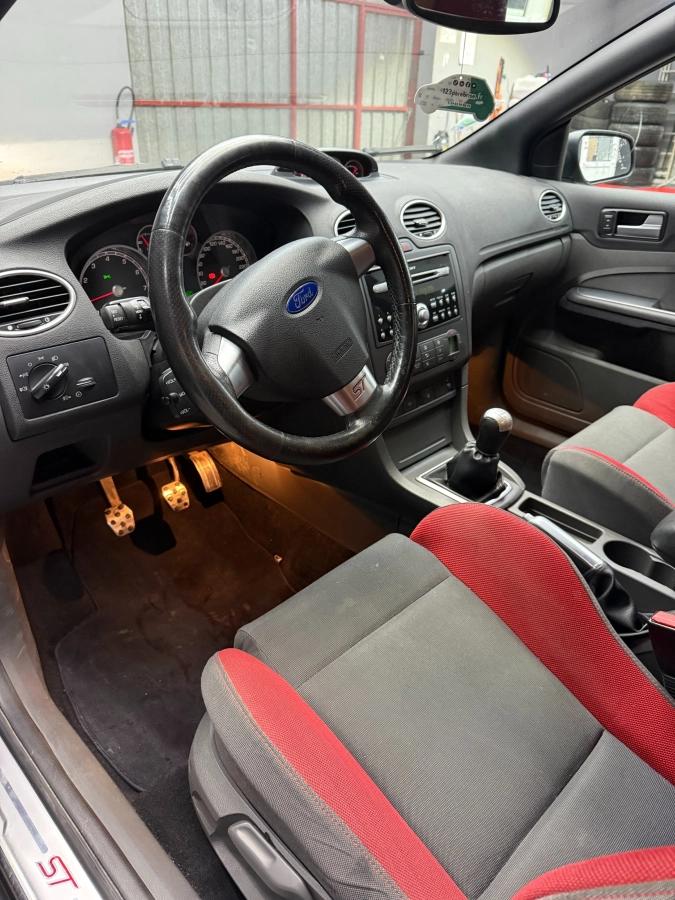 Ford Focus 2.5 T 225 ST