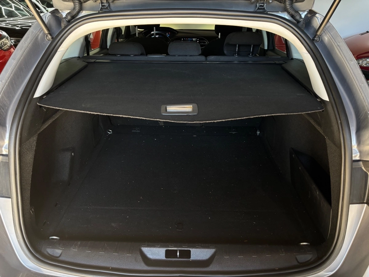 Peugeot 308 - photo 8