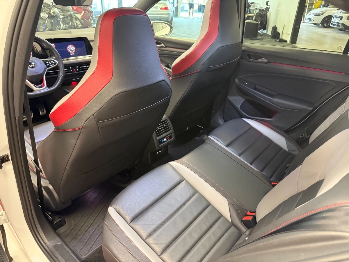 Volkswagen Golf - photo 21