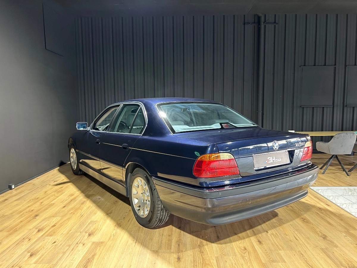 Bmw Serie 7 - photo 5