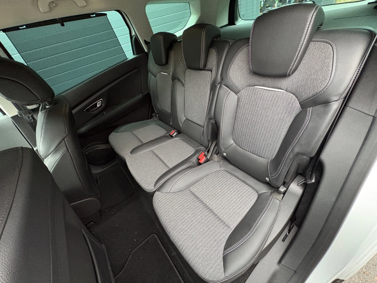 Renault Grand Scenic - photo 21