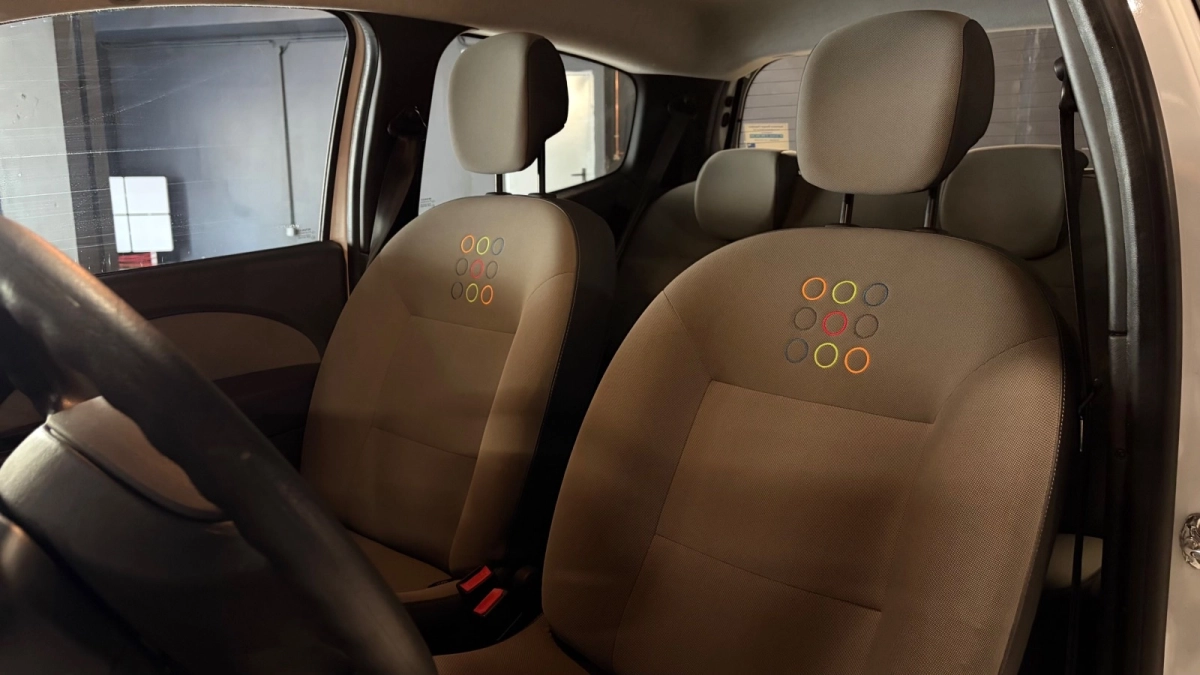 Renault Twingo - photo 13
