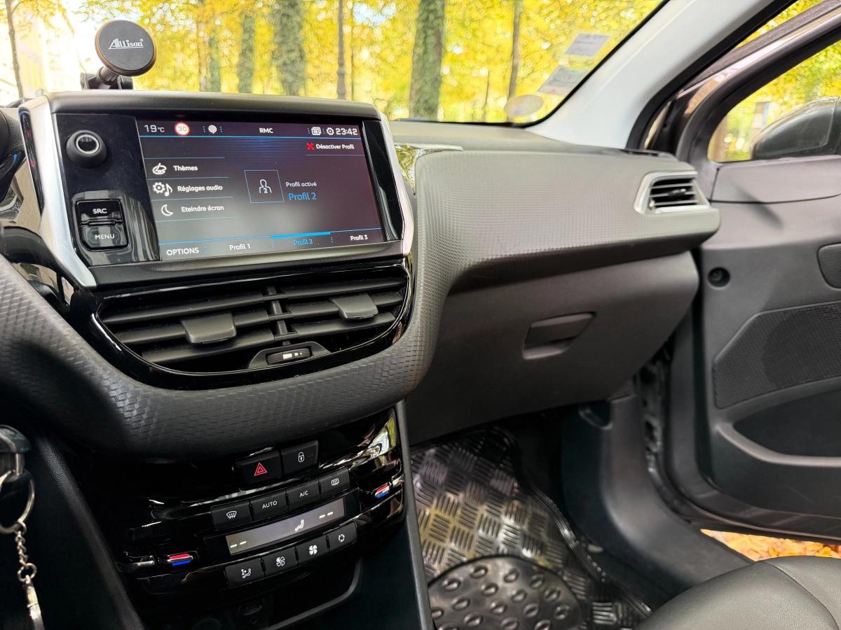 Peugeot 2008 GENERATION-I 1.6 BLUEHDI 100 ALLURE