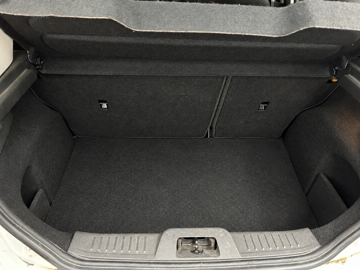 Ford Fiesta - photo 22