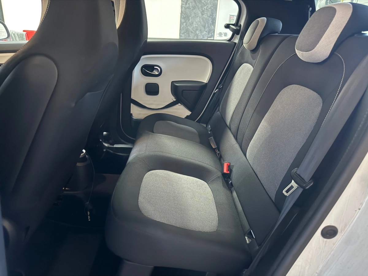 Renault Twingo - photo 18