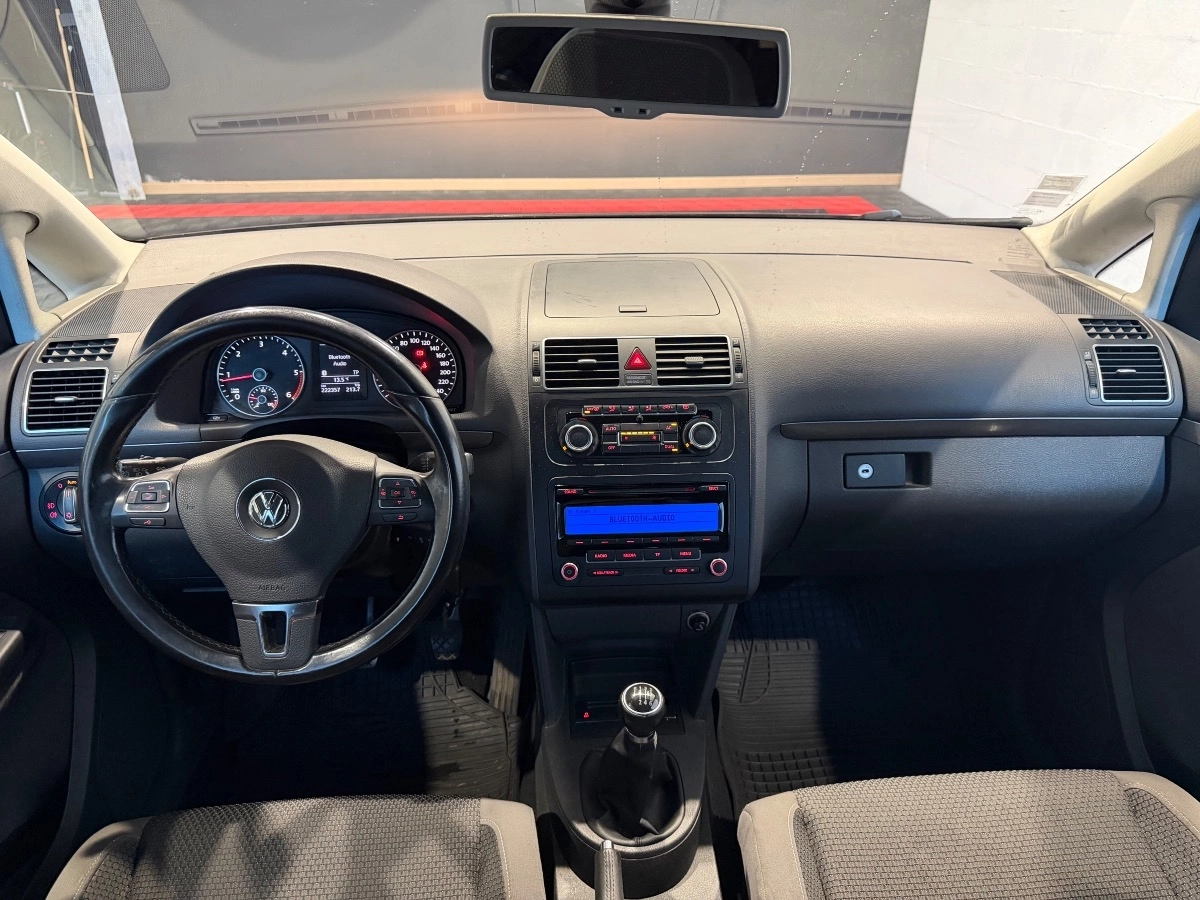 Volkswagen Touran - photo 15
