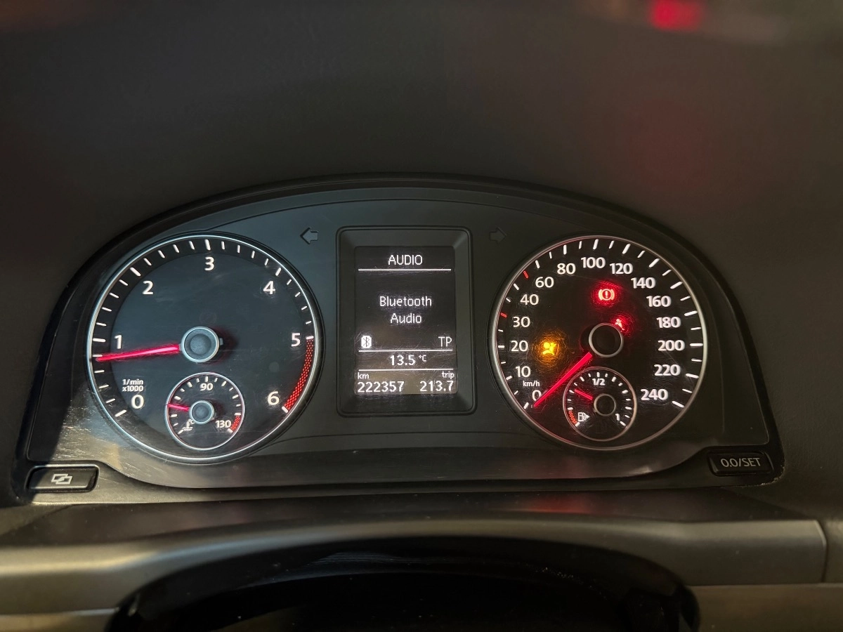 Volkswagen Touran - photo 17