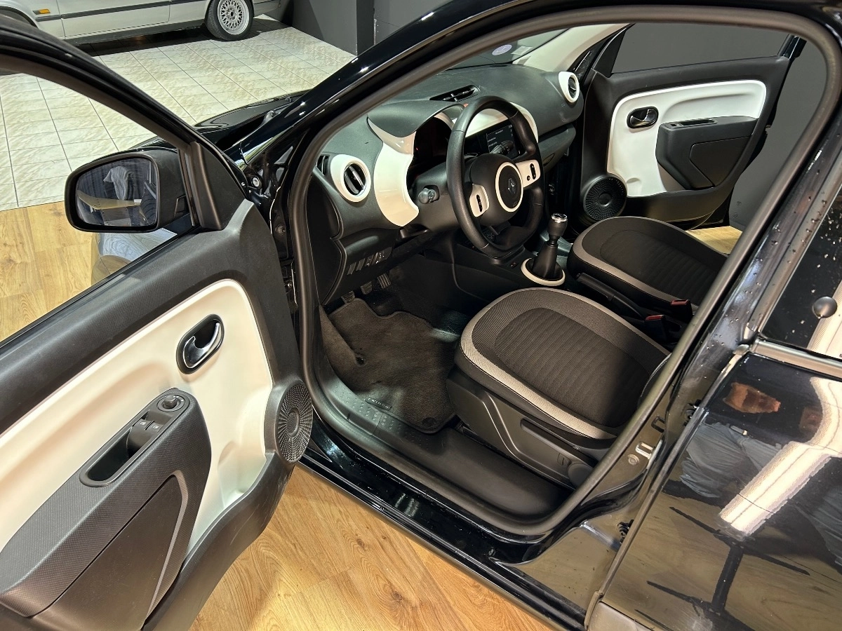 Renault Twingo - photo 13