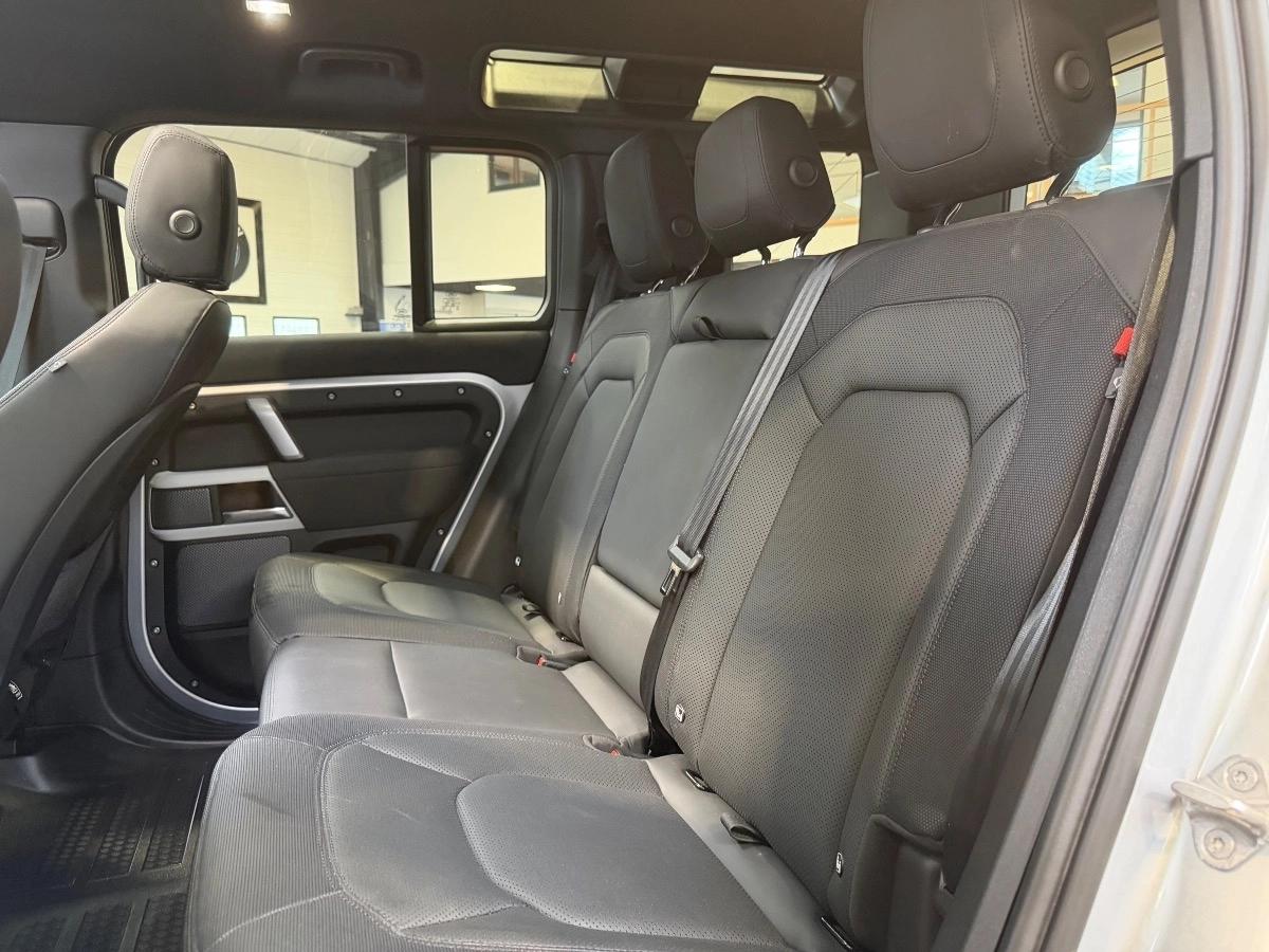 Land Rover Defender 110 3.0 D200 200 MHEV X-DYNAMIC 4WD BVA8 /ATTELAGE/TOIT PANO/CARPLAY/MERIDIAN/