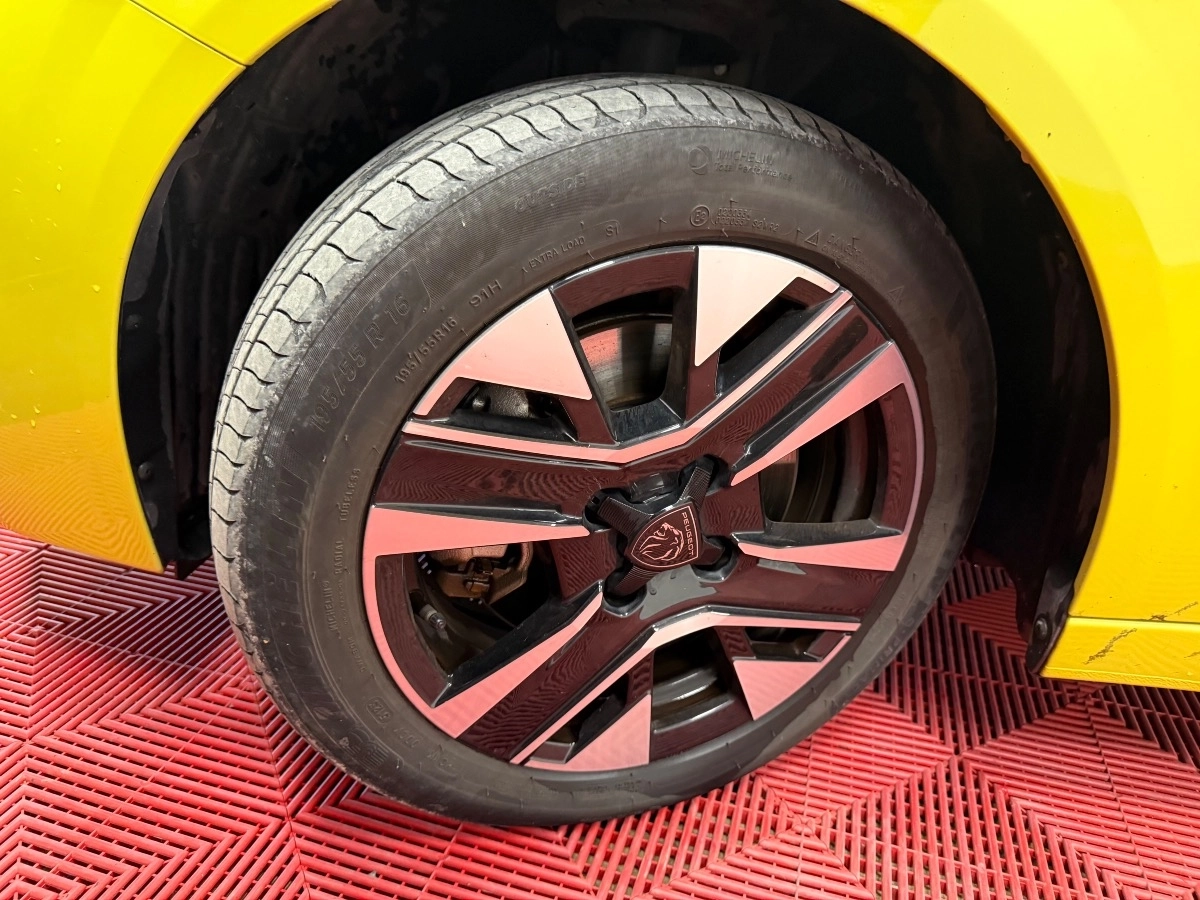Peugeot E-208 - photo 11