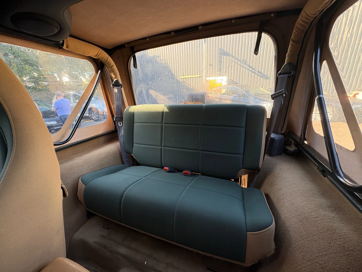 Jeep Wrangler - photo 12