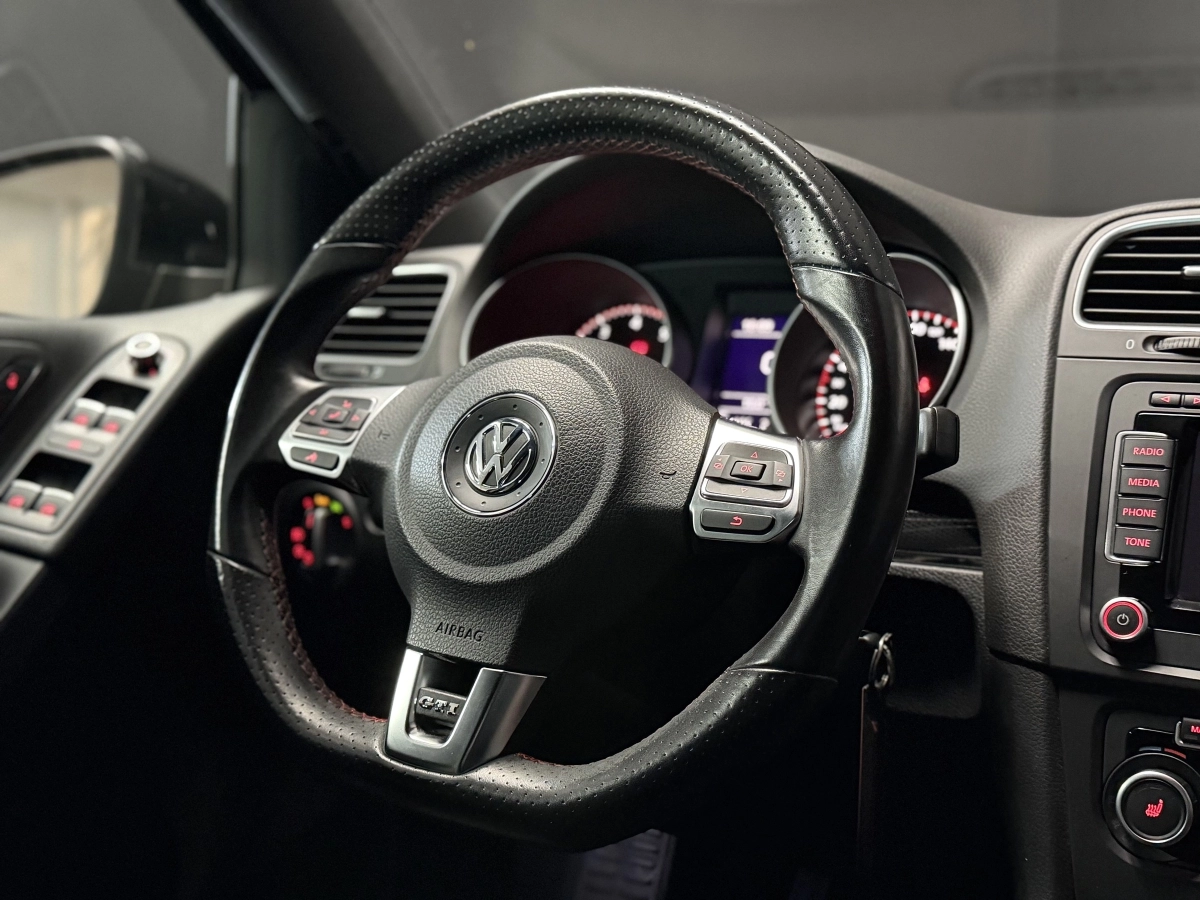 Volkswagen Golf - photo 7