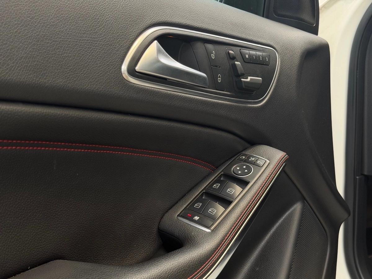 MERCEDES CLASSE A 45 AMG 4-MATIC SPEEDSHIFT 360CH - KIT AERO/TOIT OUVRANT/SIEGES CHAUFFANTS