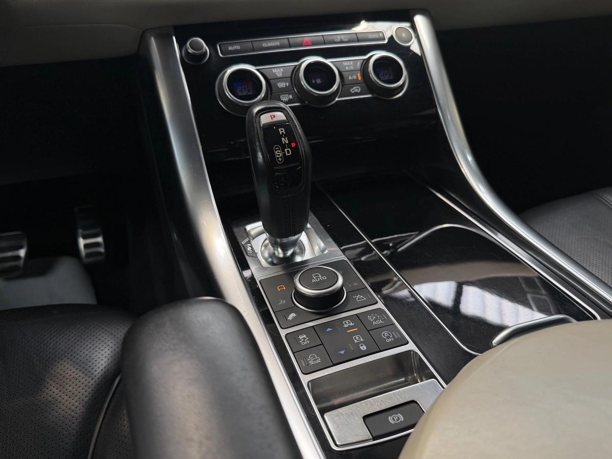 LAND ROVER RANGE ROVER SPORT MARK IV SDV8 4.4 339CV - FINITION HSE DYNAMIC - ENTRETIENS CONSTRUCTEUR