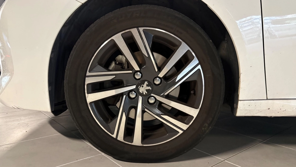 Peugeot 208 - photo 14