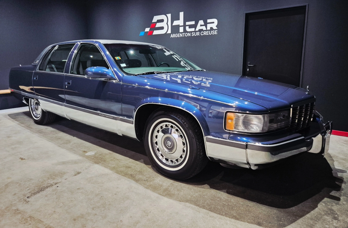 CADILLAC FLEETWOOD