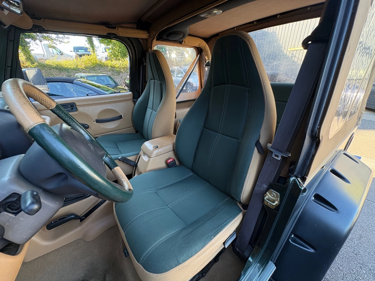 Jeep Wrangler - photo 11