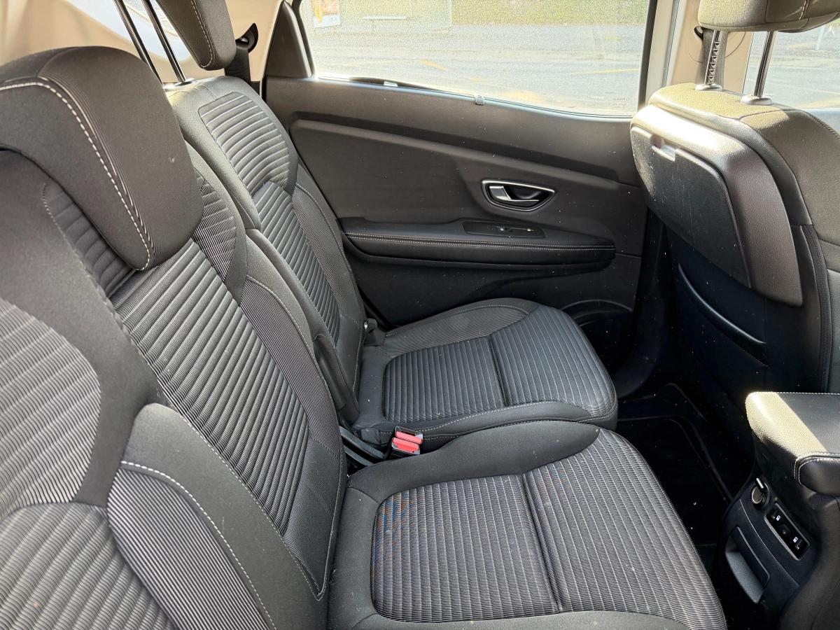 Renault Scenic 1.3 TCE 140 BLACK EDITION