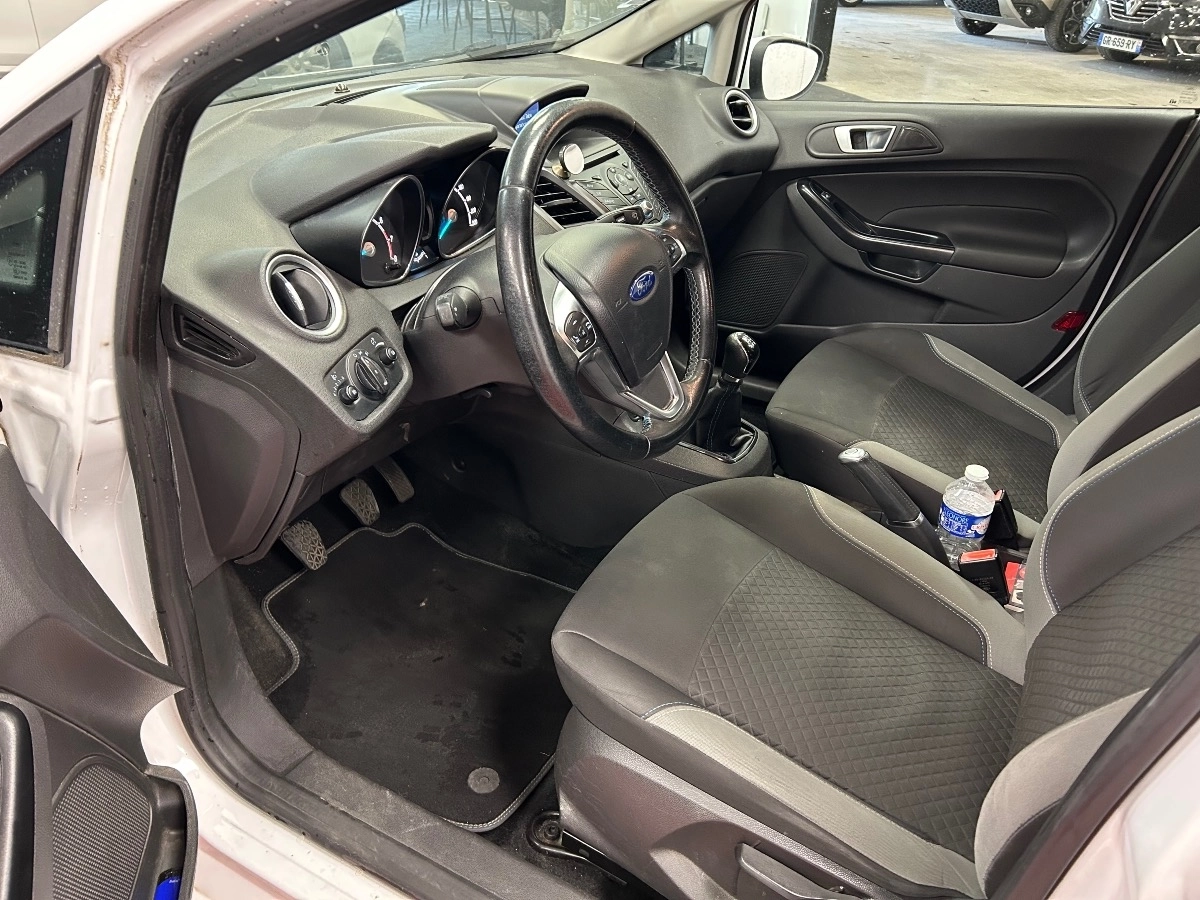 Ford Fiesta - photo 5