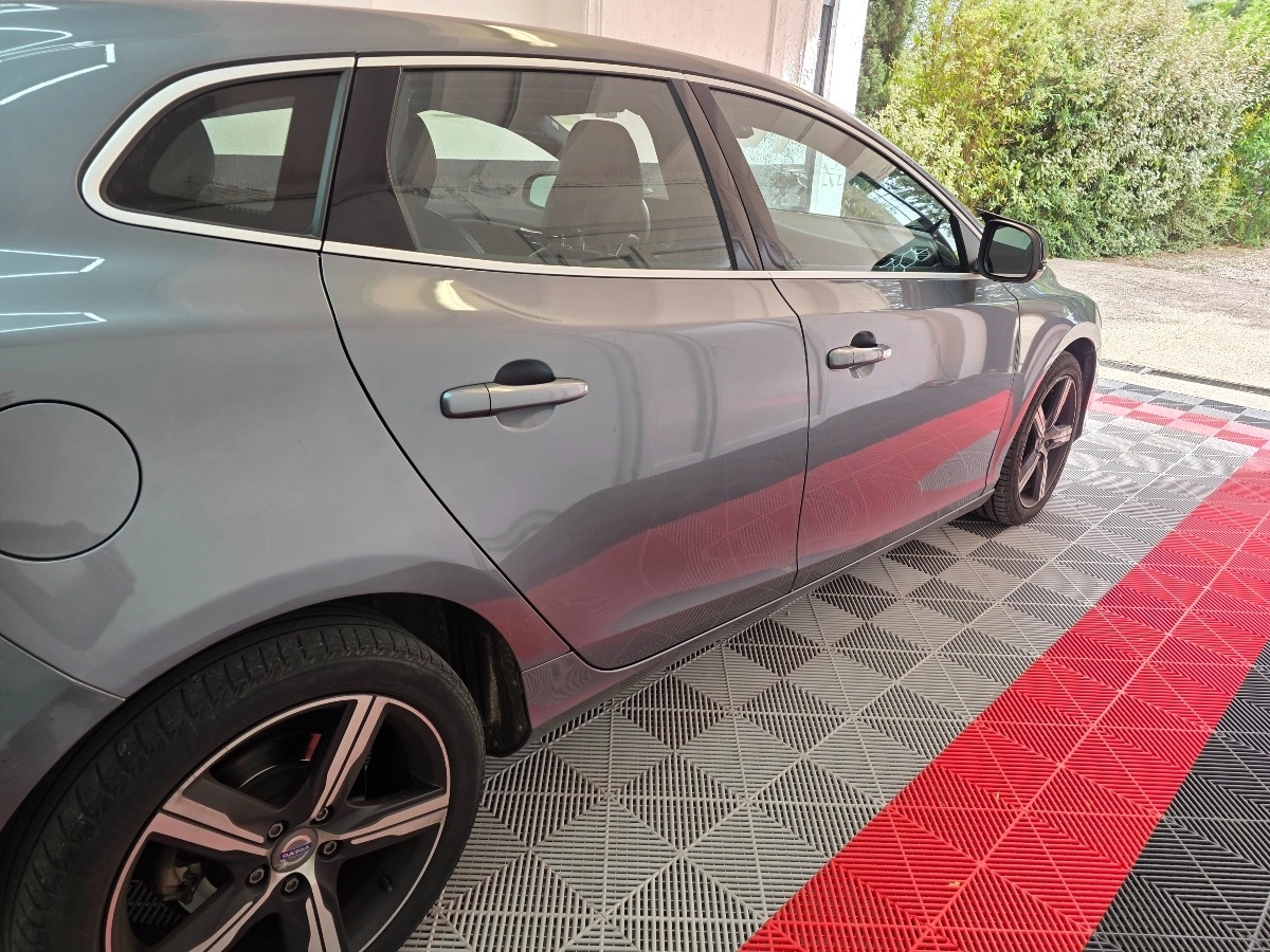 Volvo V40 - photo 19