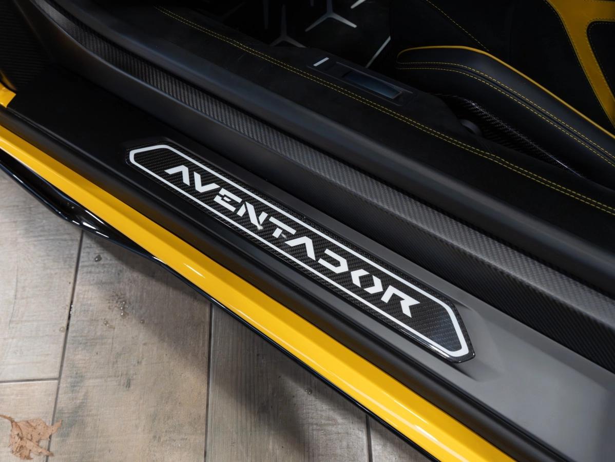 Lamborghini Aventador ROADSTER LP750-4 6.5 770 SVJ 4WD BVA