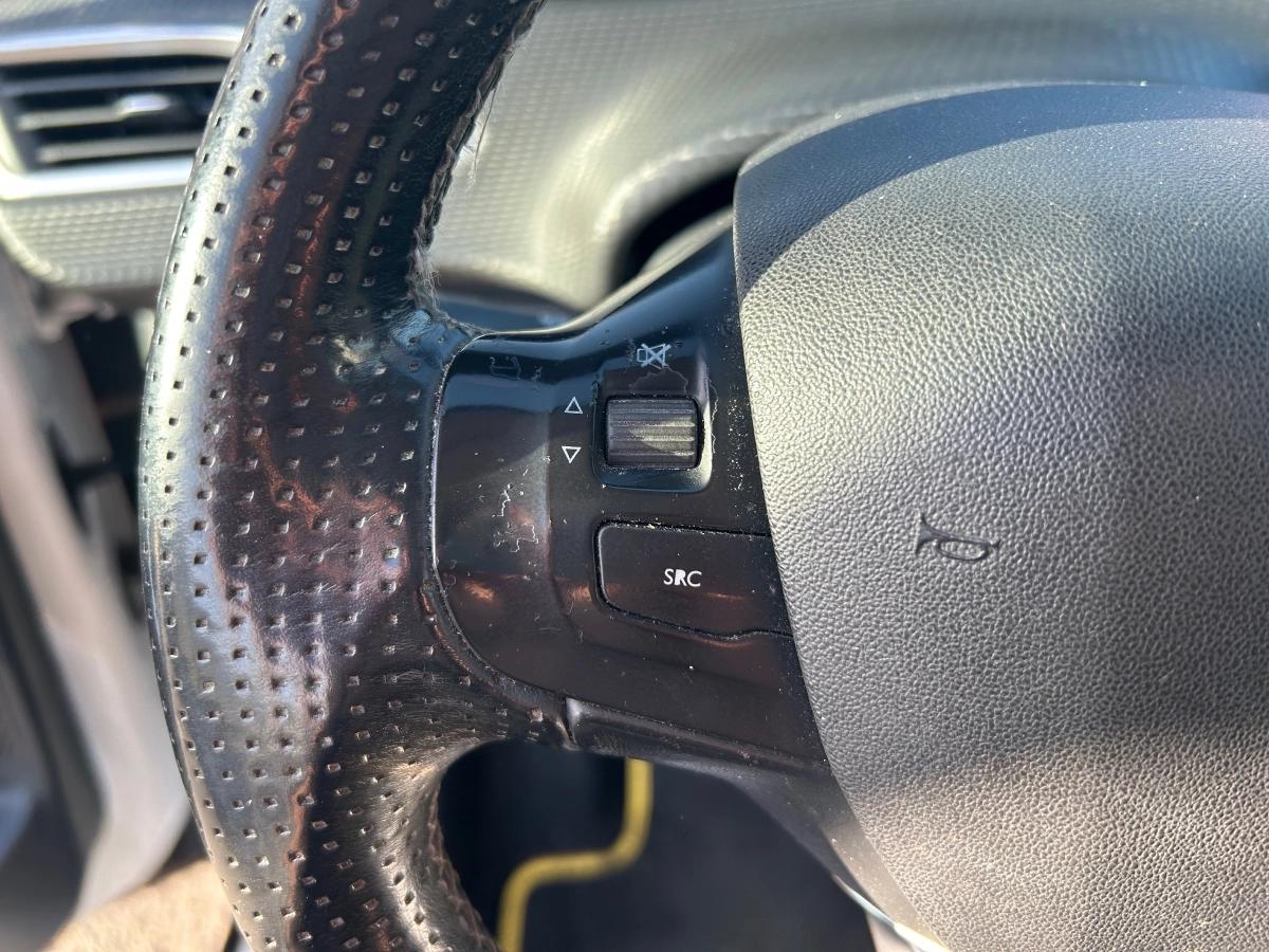 Peugeot 2008 GENERATION-I 1.6 BLUEHDI 120 CROSSWAY