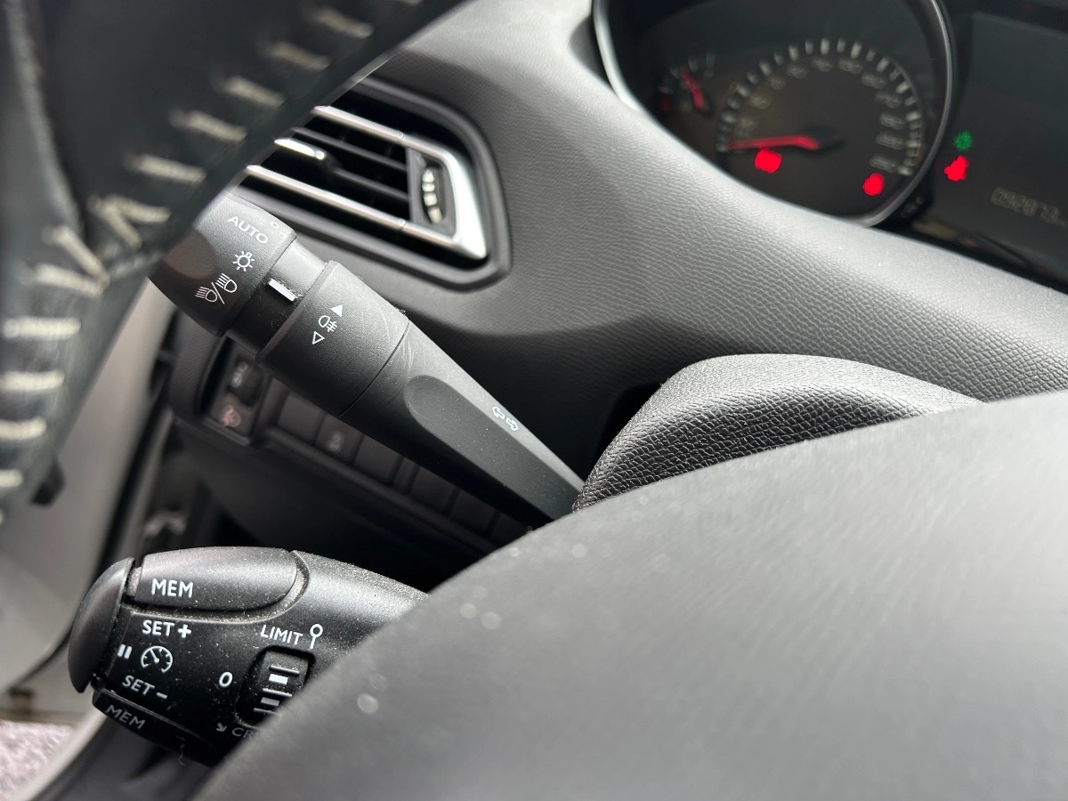 Peugeot 308 - photo 26