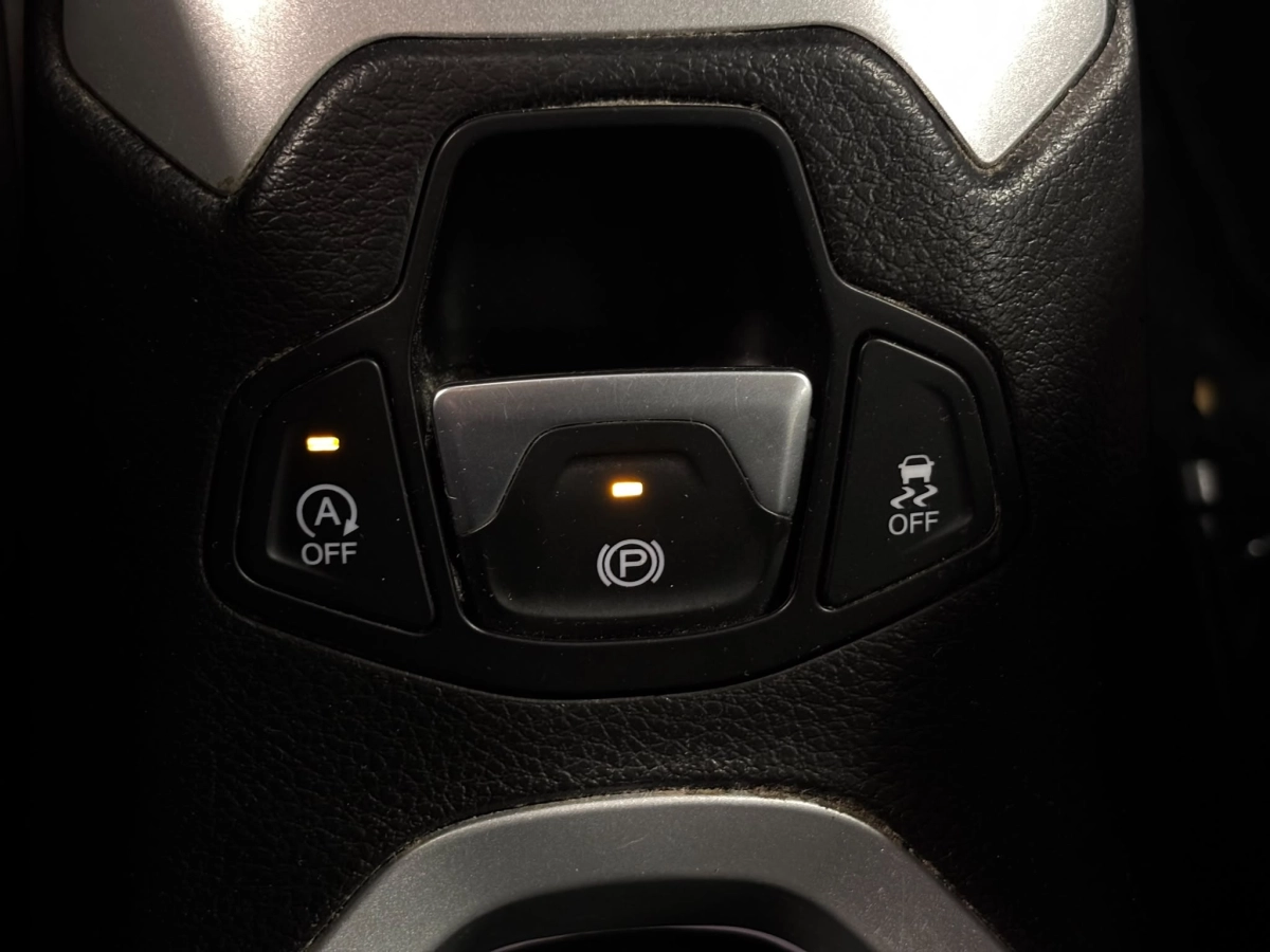 Jeep Renegade - photo 23