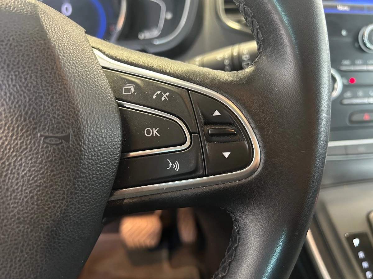 Renault Scenic - photo 22