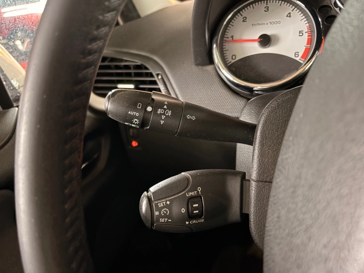 Peugeot 207 - photo 15