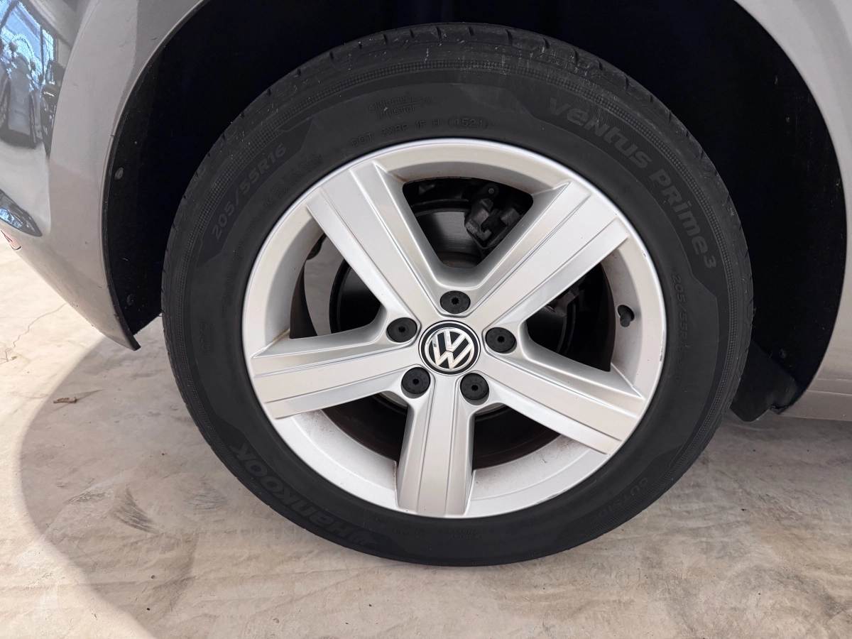Volkswagen Golf - photo 21