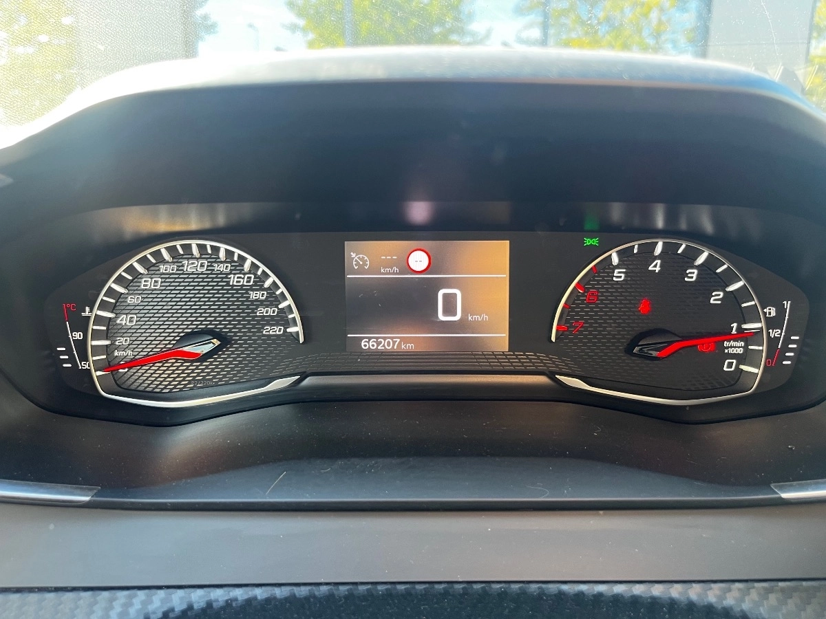Peugeot 208 - photo 14
