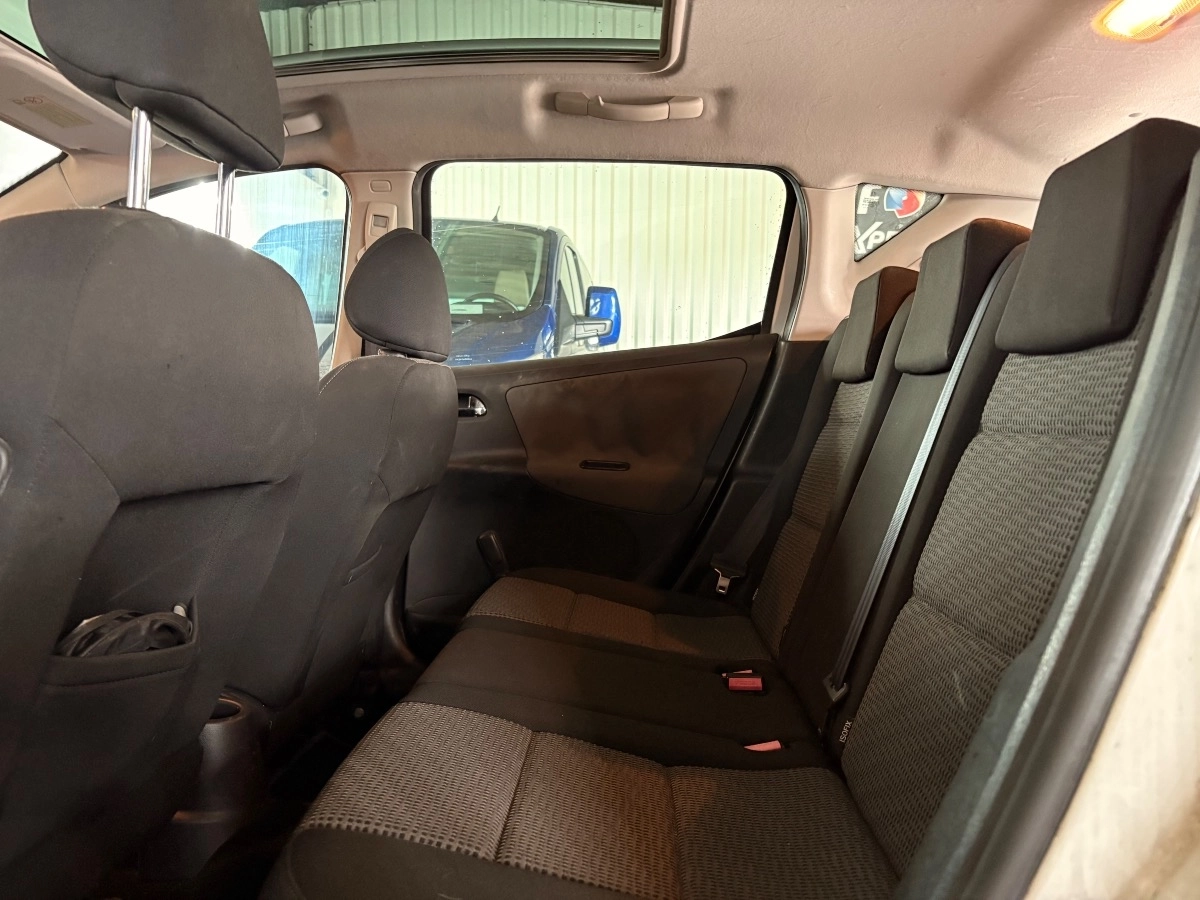 Peugeot 207 - photo 8