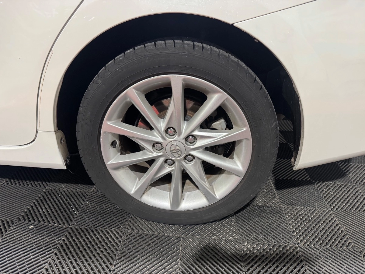 Toyota Prius Plus - photo 20