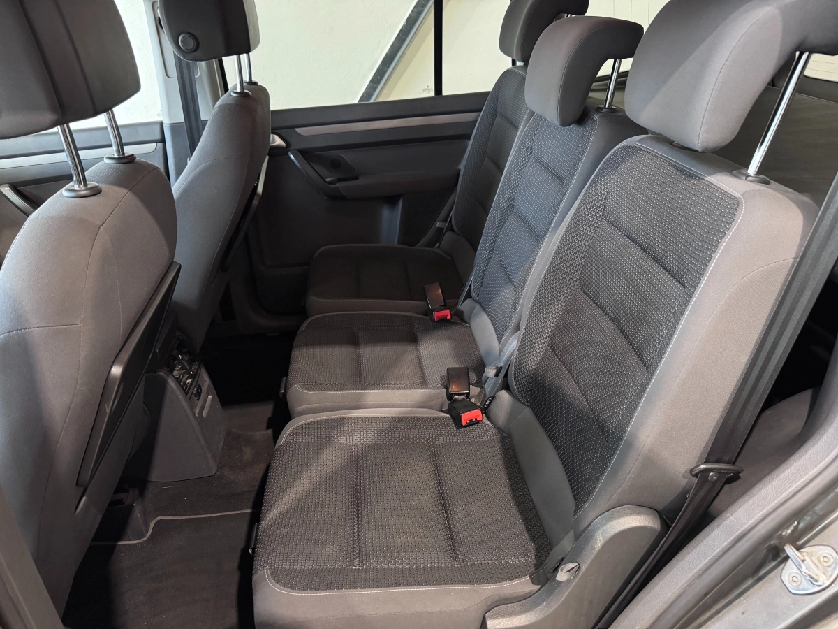 Volkswagen Touran - photo 12