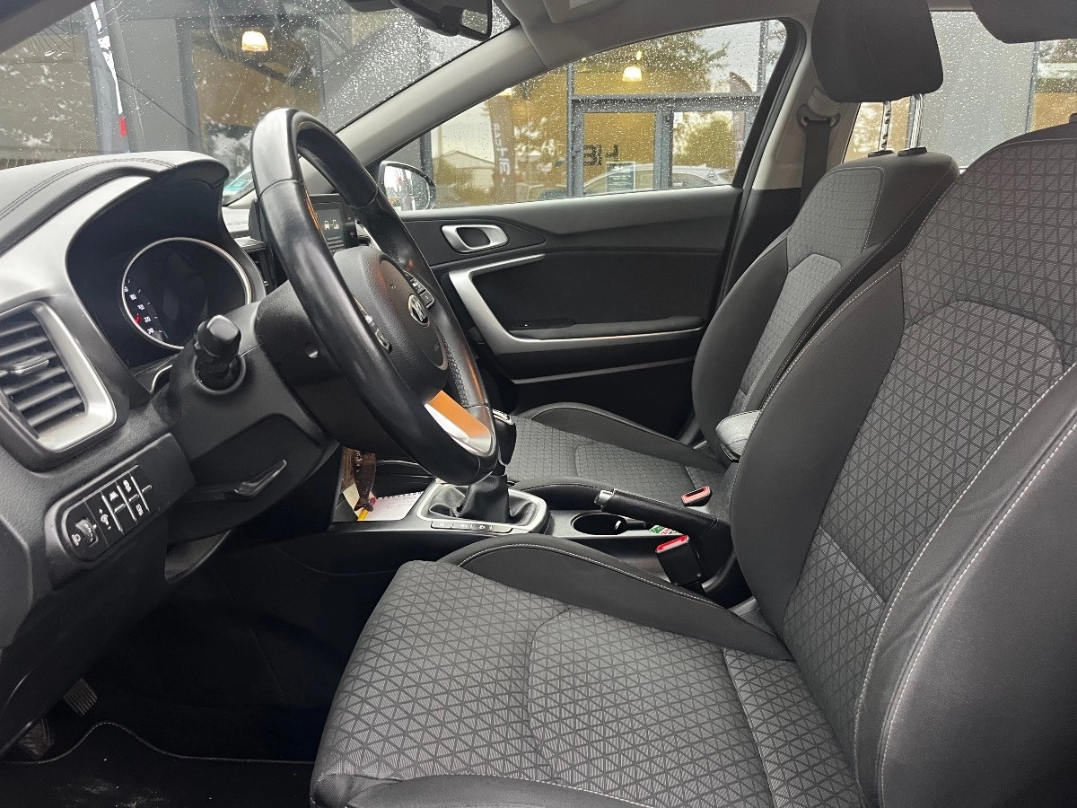Kia Ceed - photo 7